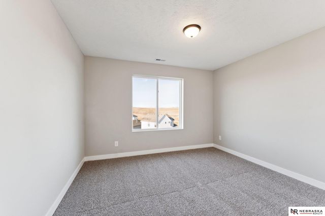 11302 Portage Circle, Papillion, NE 68046