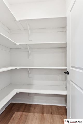 11302 Portage Circle, Papillion, NE 68046