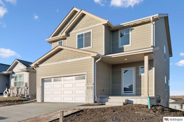 11302 Portage Circle, Papillion, NE 68046