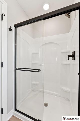 11302 Portage Circle, Papillion, NE 68046