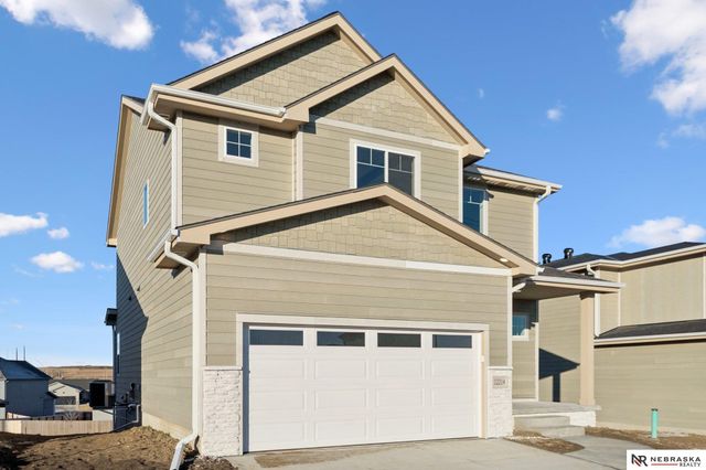 11302 Portage Circle, Papillion, NE 68046