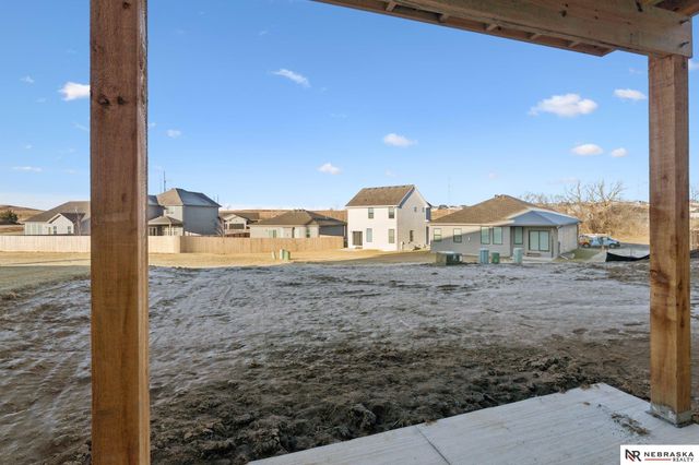 11302 Portage Circle, Papillion, NE 68046