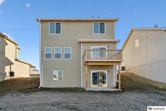 11302 Portage Circle, Papillion, NE 68046