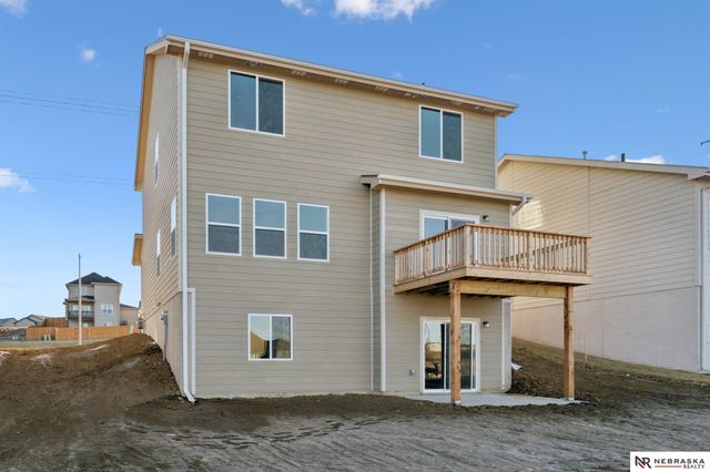 11302 Portage Circle, Papillion, NE 68046