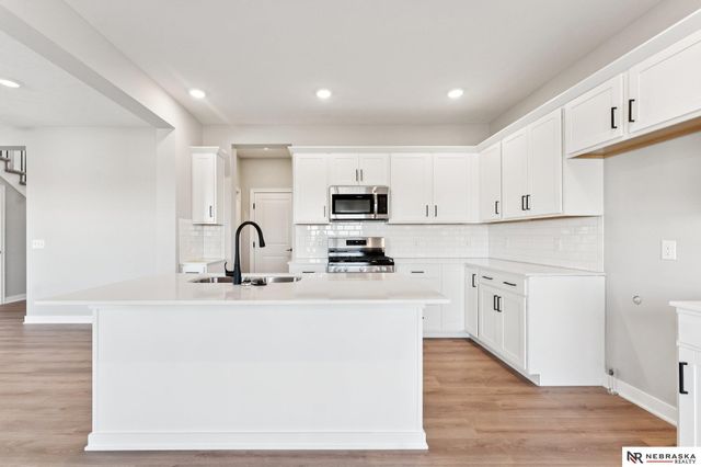 11302 Portage Circle, Papillion, NE 68046