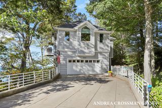9565 Whispering Sands Drive, West Olive, MI 49460