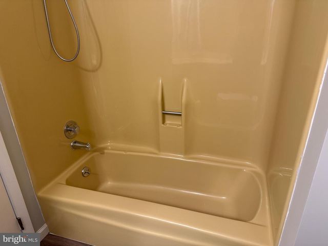 1475 1475 MOUNT HOLLY RD, Edgewater Park, NJ 08010