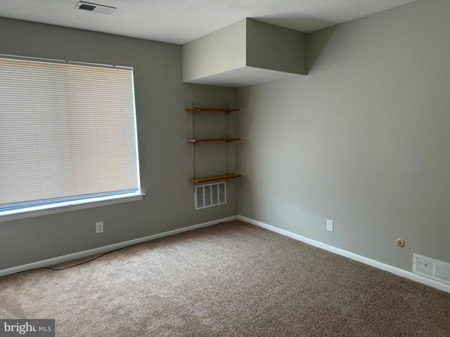 1475 1475 MOUNT HOLLY RD, Edgewater Park, NJ 08010