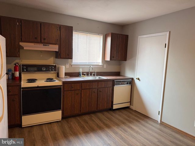 1475 1475 MOUNT HOLLY RD, Edgewater Park, NJ 08010