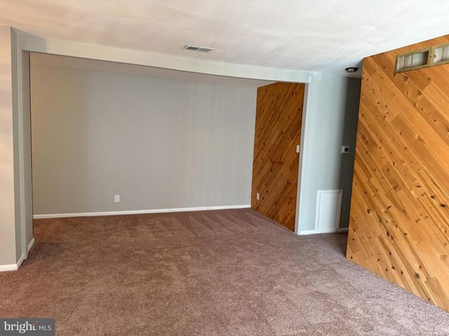 1475 1475 MOUNT HOLLY RD, Edgewater Park, NJ 08010