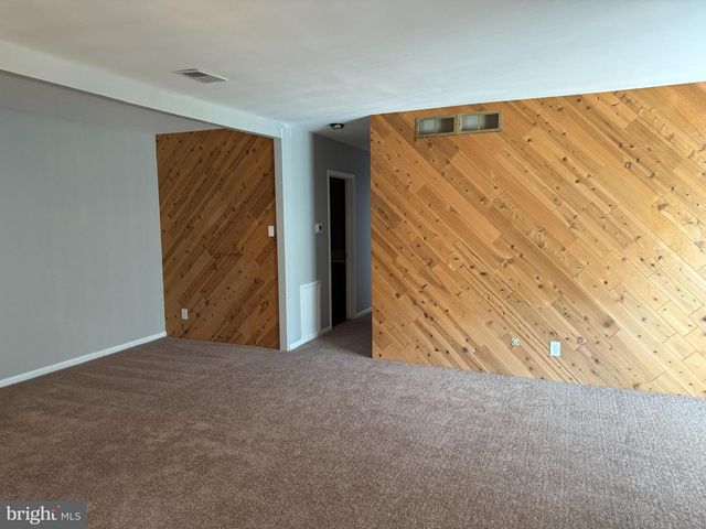 1475 1475 MOUNT HOLLY RD, Edgewater Park, NJ 08010