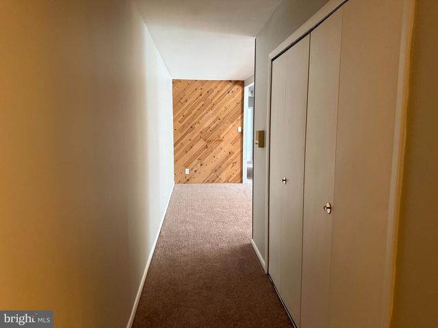 1475 1475 MOUNT HOLLY RD, Edgewater Park, NJ 08010