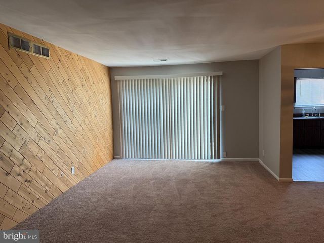 1475 1475 MOUNT HOLLY RD, Edgewater Park, NJ 08010