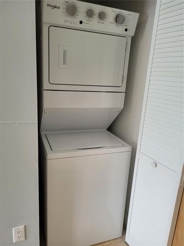 350 S Miami Ave 2714, Miami, FL 33130