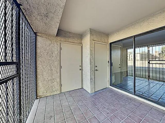 8331 N 21ST Drive H102, Phoenix, AZ 85021