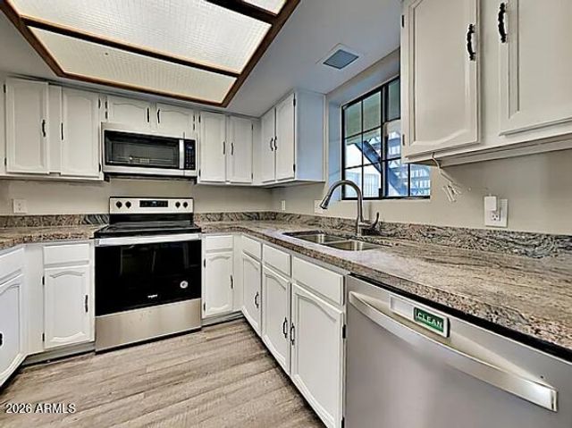 8331 N 21ST Drive H102, Phoenix, AZ 85021