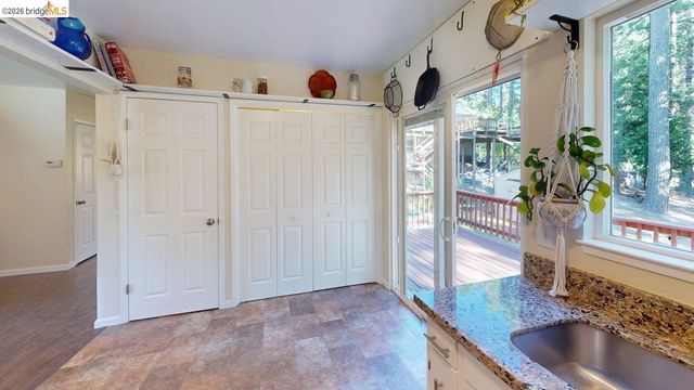 18931 Middle Camp Sugar Pine Rd, Twain Harte, CA 95383