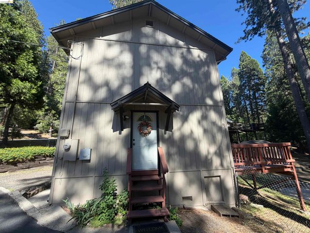 18931 Middle Camp Sugar Pine Rd, Twain Harte, CA 95383