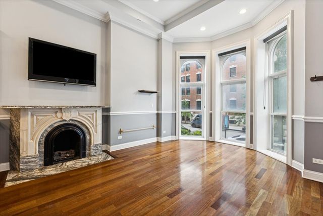 1528 W MONROE Street 200, Chicago, IL 60607