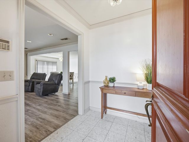 3514 Shady Valley Drive, Pantego, TX 76013