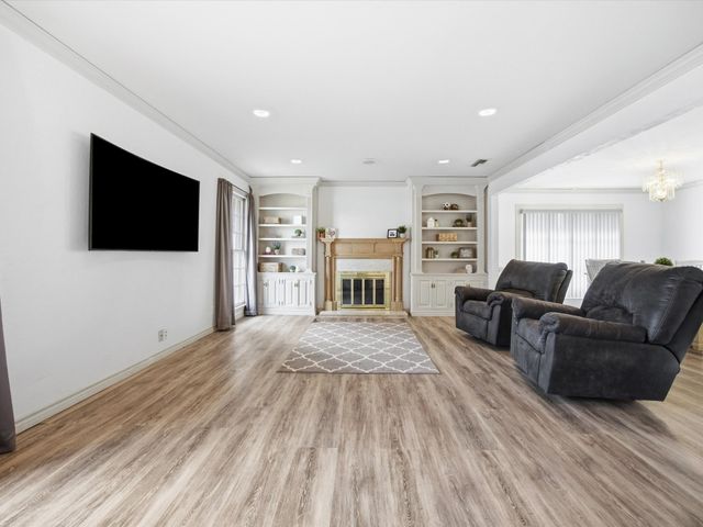 3514 Shady Valley Drive, Pantego, TX 76013