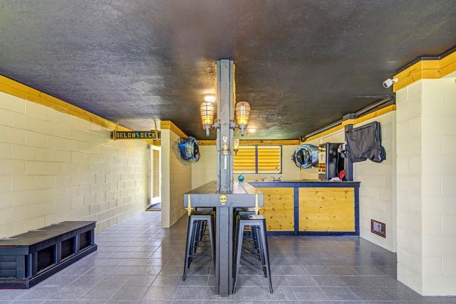 2108 Knollwood Street, Kemah, TX 77565