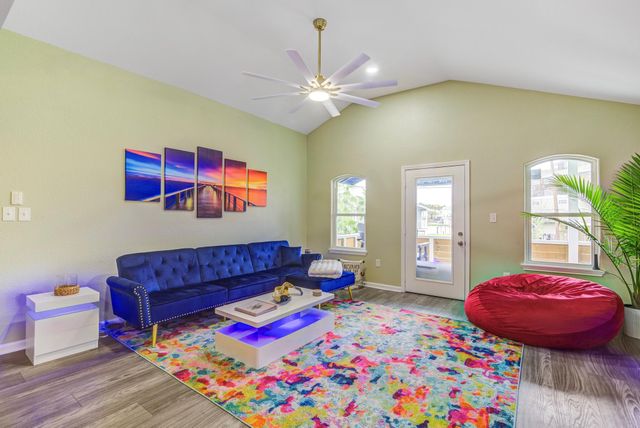2108 Knollwood Street, Kemah, TX 77565