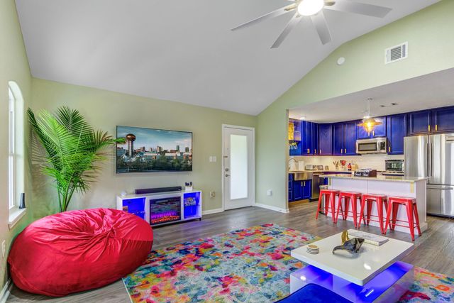 2108 Knollwood Street, Kemah, TX 77565