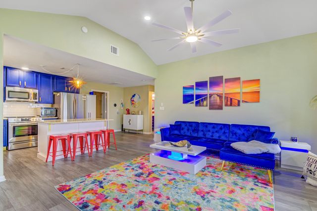 2108 Knollwood Street, Kemah, TX 77565