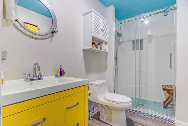 2108 Knollwood Street, Kemah, TX 77565