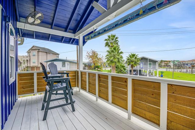 2108 Knollwood Street, Kemah, TX 77565