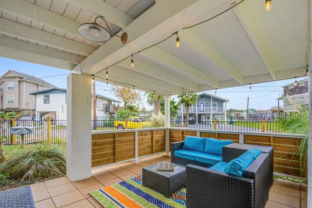 2108 Knollwood Street, Kemah, TX 77565