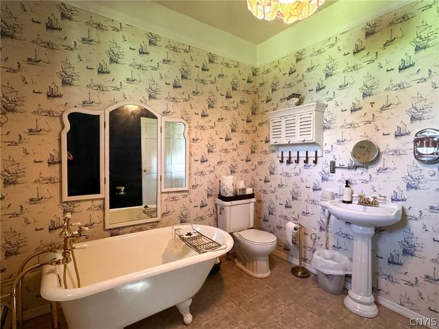 1401 Utica Street, Whitestown, NY 13424