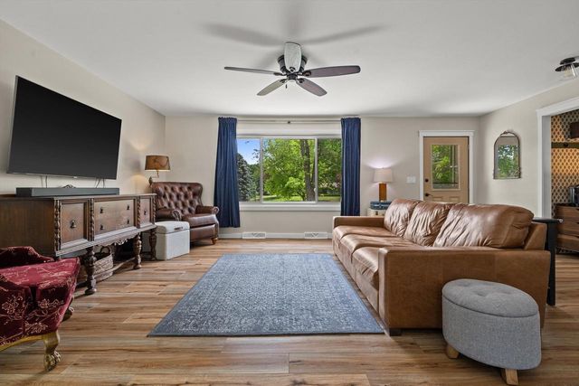 S69W22340 Sonoma WAY, Big Bend, WI 53103