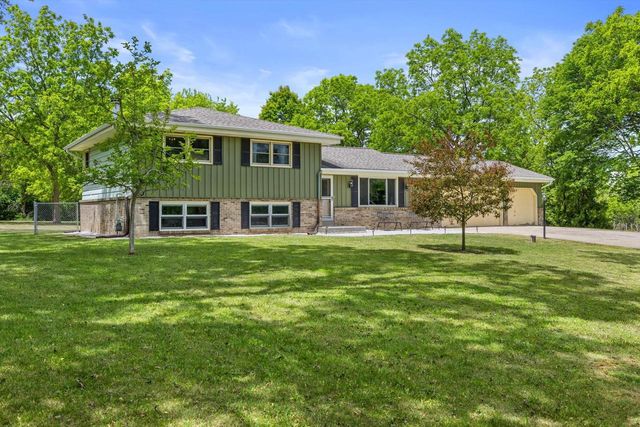 S69W22340 Sonoma WAY, Big Bend, WI 53103
