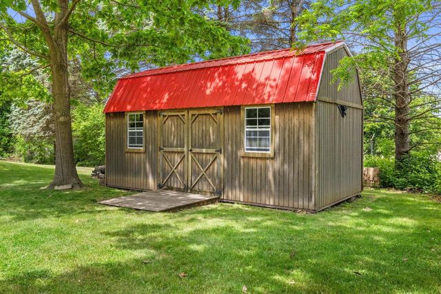 S69W22340 Sonoma WAY, Big Bend, WI 53103
