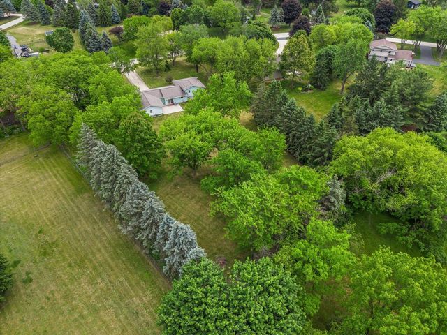 S69W22340 Sonoma WAY, Big Bend, WI 53103