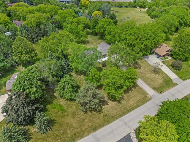 S69W22340 Sonoma WAY, Big Bend, WI 53103