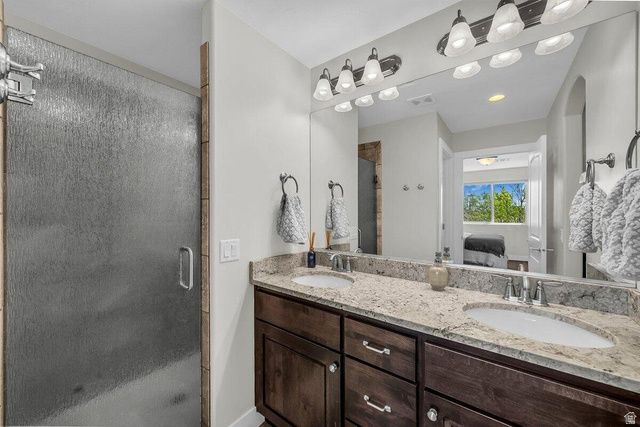 4222 E TORREY PINES DR, Washington, UT 84780