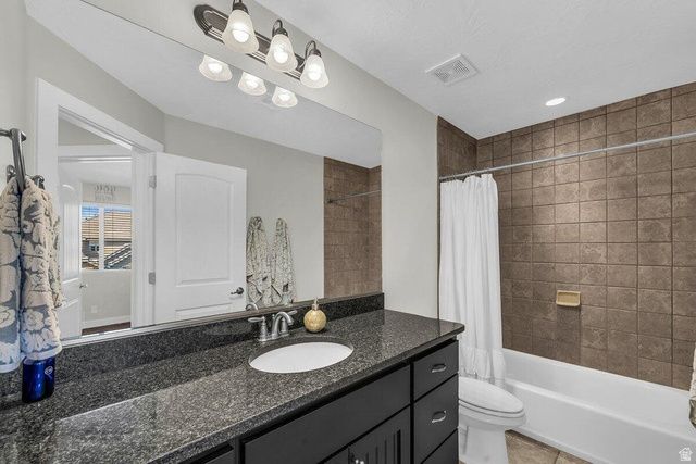 4222 E TORREY PINES DR, Washington, UT 84780