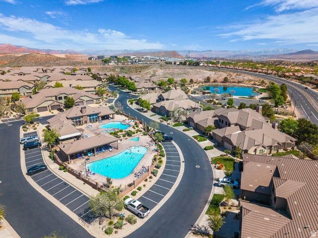 4222 E TORREY PINES DR, Washington, UT 84780