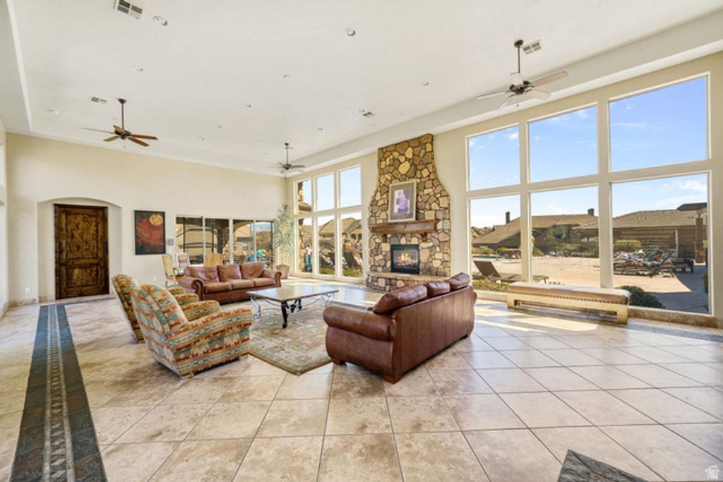 Image 30 of property listing at 4222 E TORREY PINES DR, Washington, UT 84780