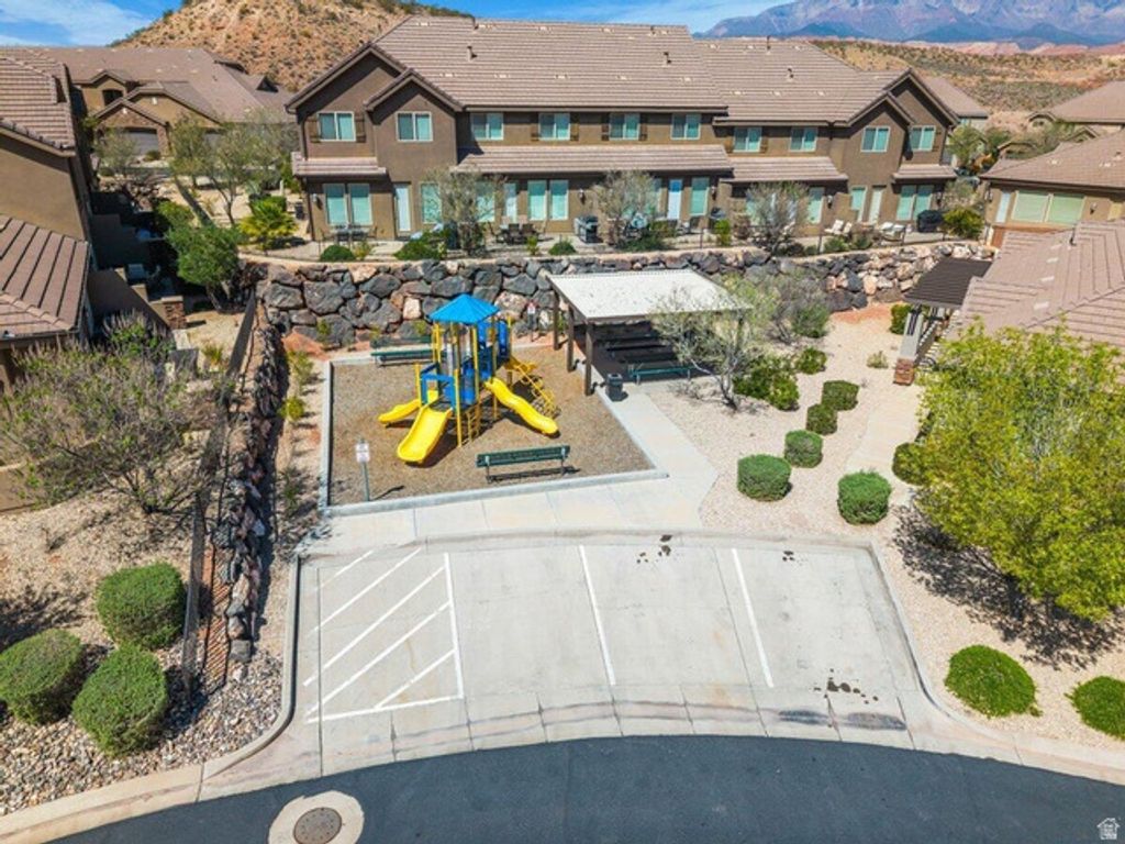 Image 35 of property listing at 4222 E TORREY PINES DR, Washington, UT 84780