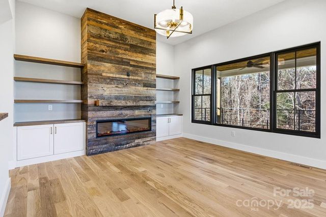 202 Westridge Farm Road 4, Asheville, NC 28804