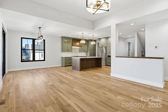 202 Westridge Farm Road 4, Asheville, NC 28804