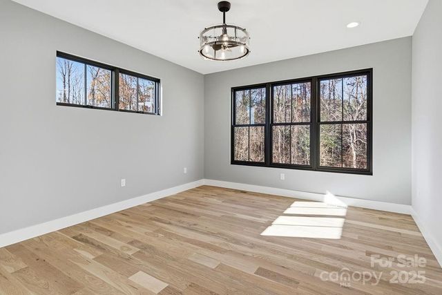 202 Westridge Farm Road 4, Asheville, NC 28804