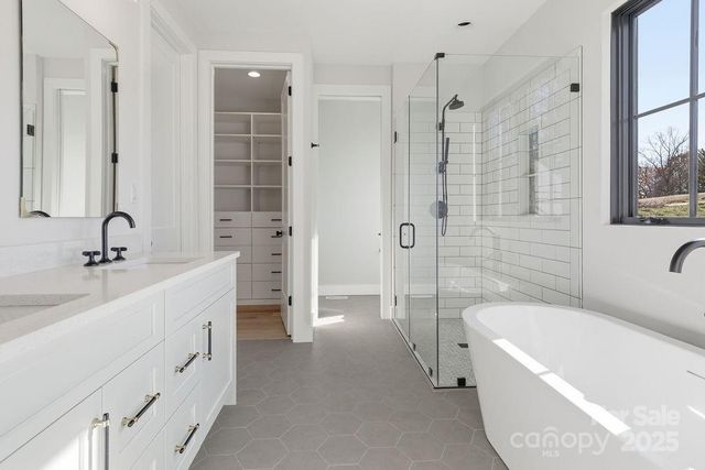 202 Westridge Farm Road 4, Asheville, NC 28804