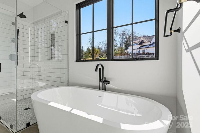 202 Westridge Farm Road 4, Asheville, NC 28804