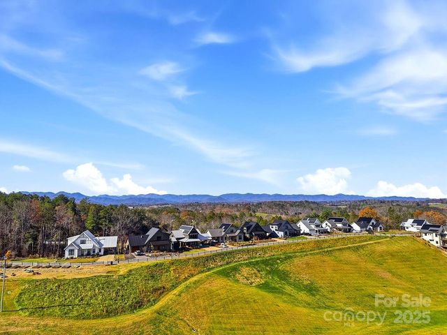 202 Westridge Farm Road 4, Asheville, NC 28804