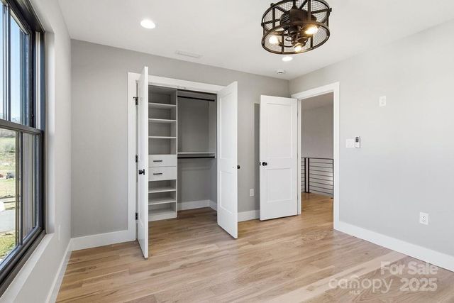 202 Westridge Farm Road 4, Asheville, NC 28804